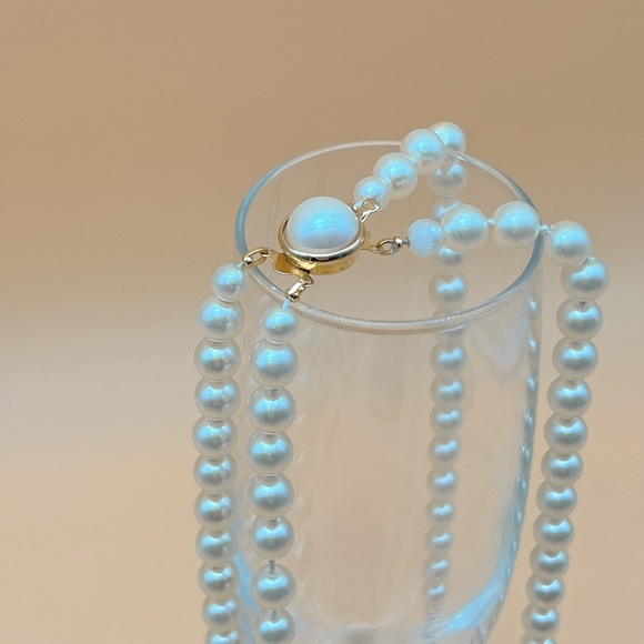 CHAMPAGNE BUBBLES | Faux Pearl Statement Necklace | Multi-Layer | One Size - Picture 2 of 3